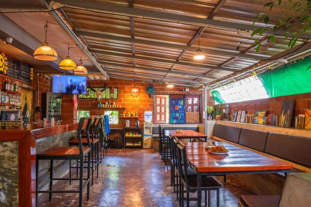 Хостел Happy House Backpackers Пай Екстер'єр фото